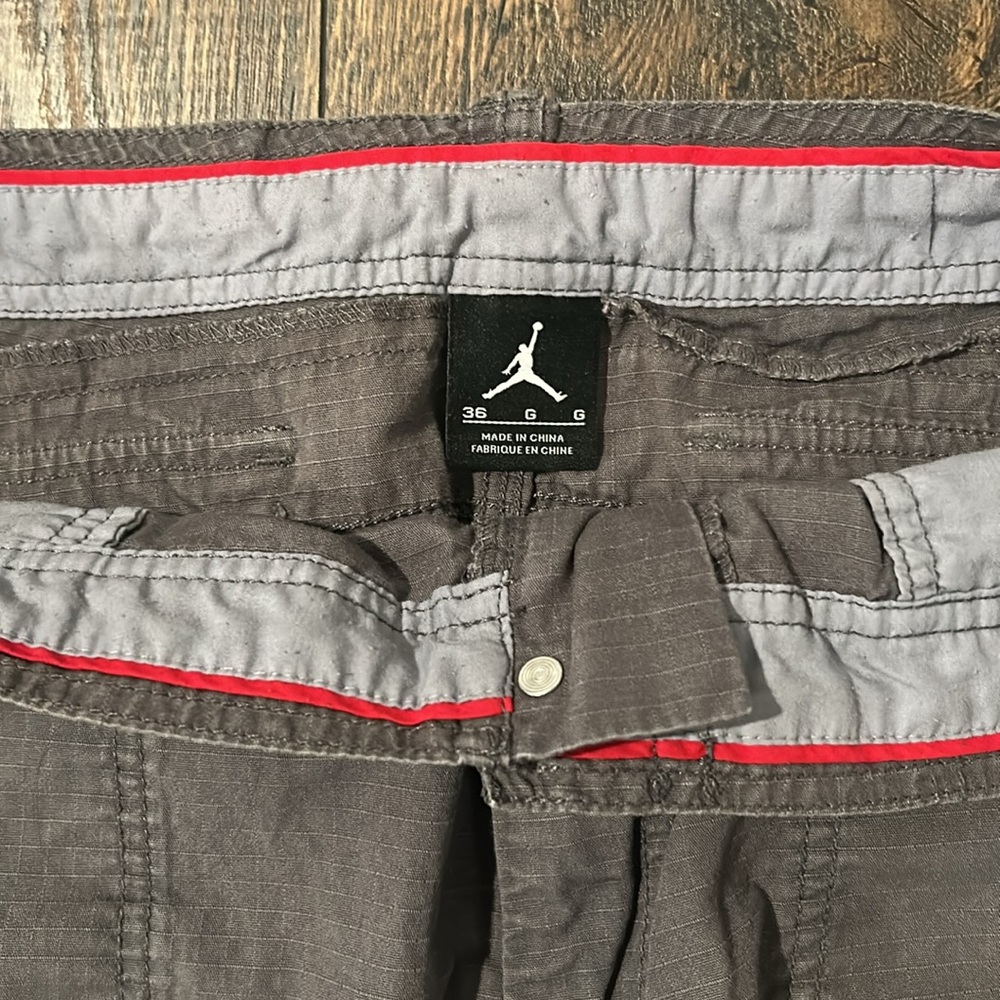 Vintage Y2K Nike Air Jordan Cargo Shorts - Picture 4 of 4